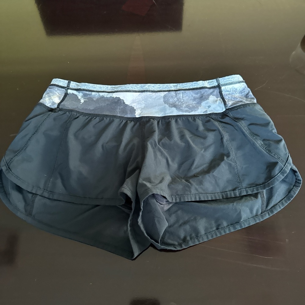 Women's Black Lululemon speed up Shorts